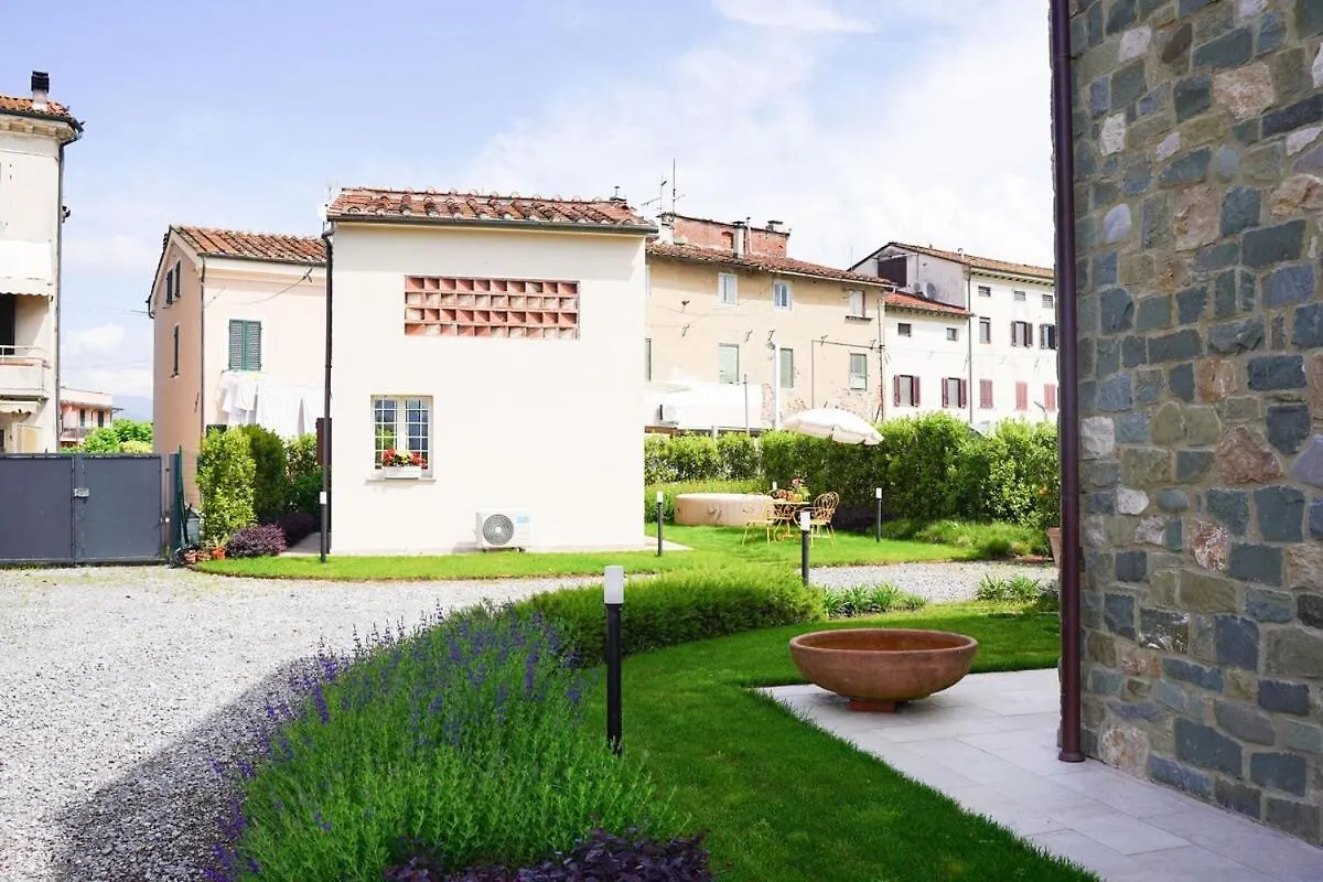 Casetta Di Paola Lucca Holiday home